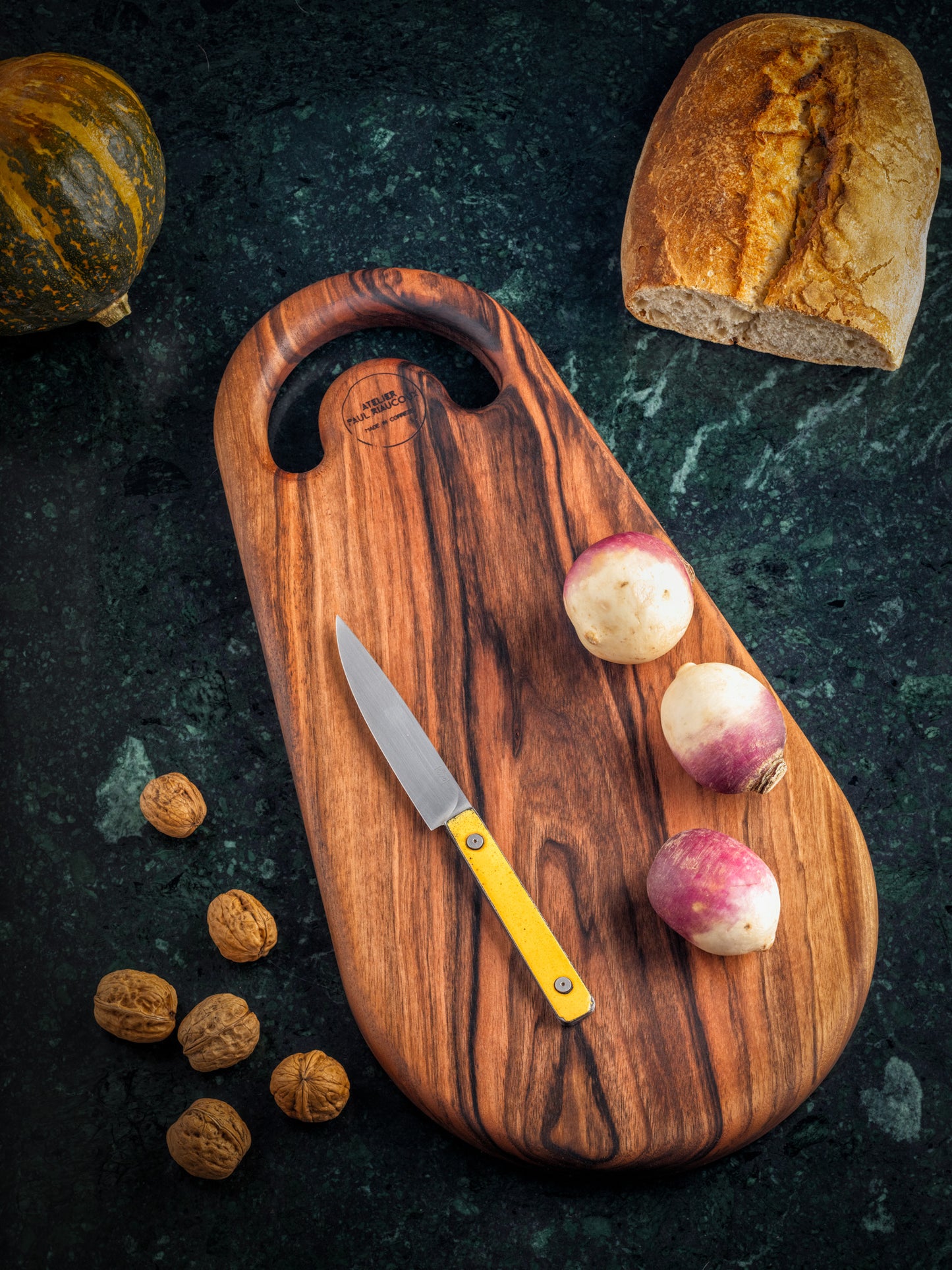 Planche à découper artisanale en noyer massif - #1