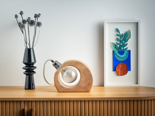 Lampe à poser artisanale en noyer massif - Modèle Arthur