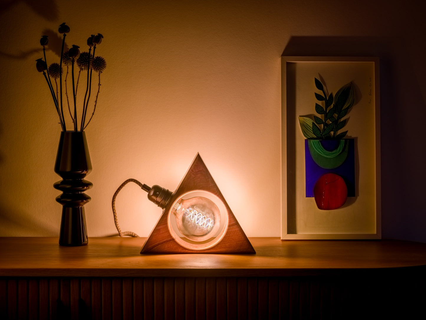Lampe à poser artisanale en noyer massif - Modèle Barnabé