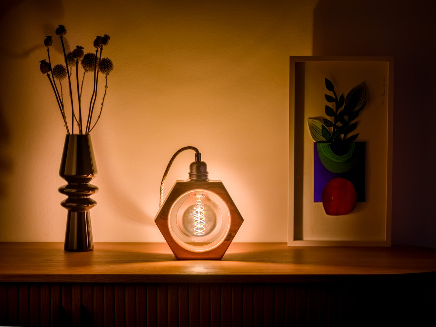 Lampe à poser artisanale en noyer massif - Modèle Léon