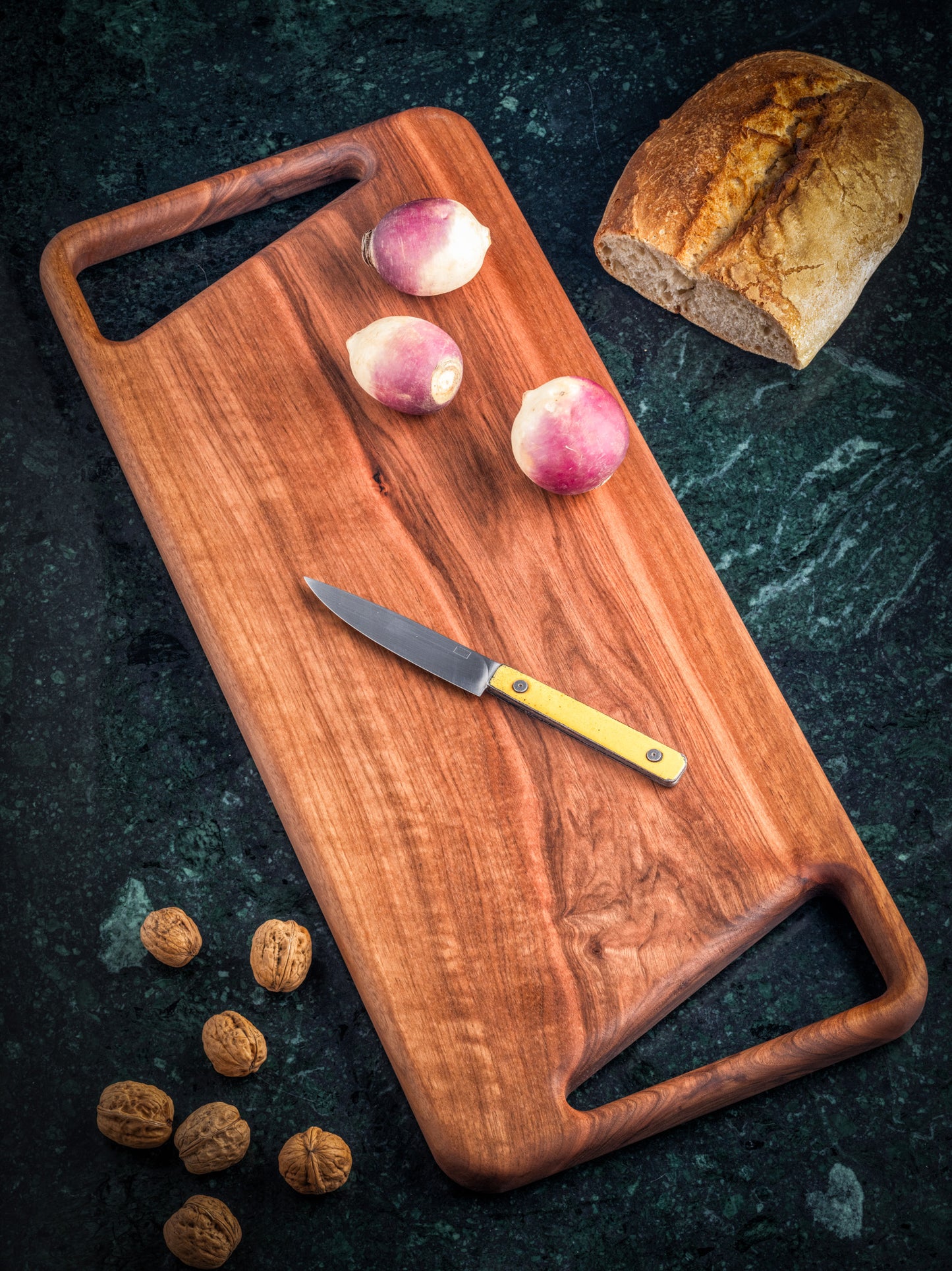 Planche à découper artisanale en noyer massif - #10