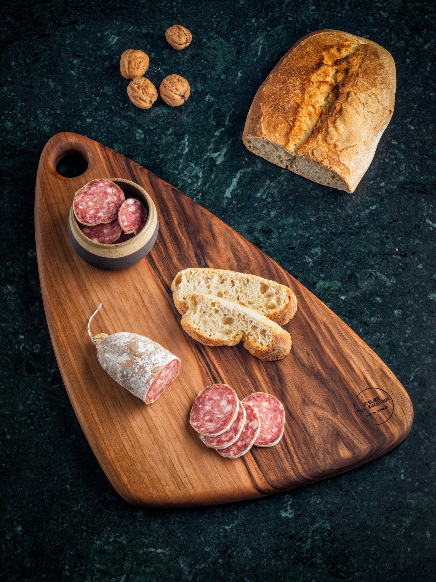 Planche à découper artisanale en noyer massif - #2